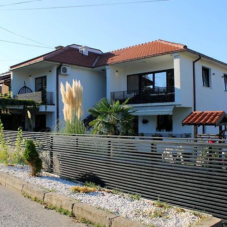 Belov Rooms And Apartments Demir Kapija Bagian luar foto