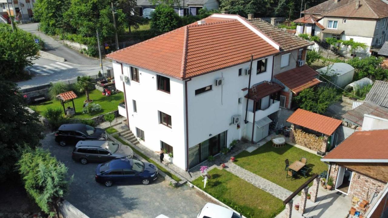 Belov Rooms And Apartments Demir Kapija Bagian luar foto