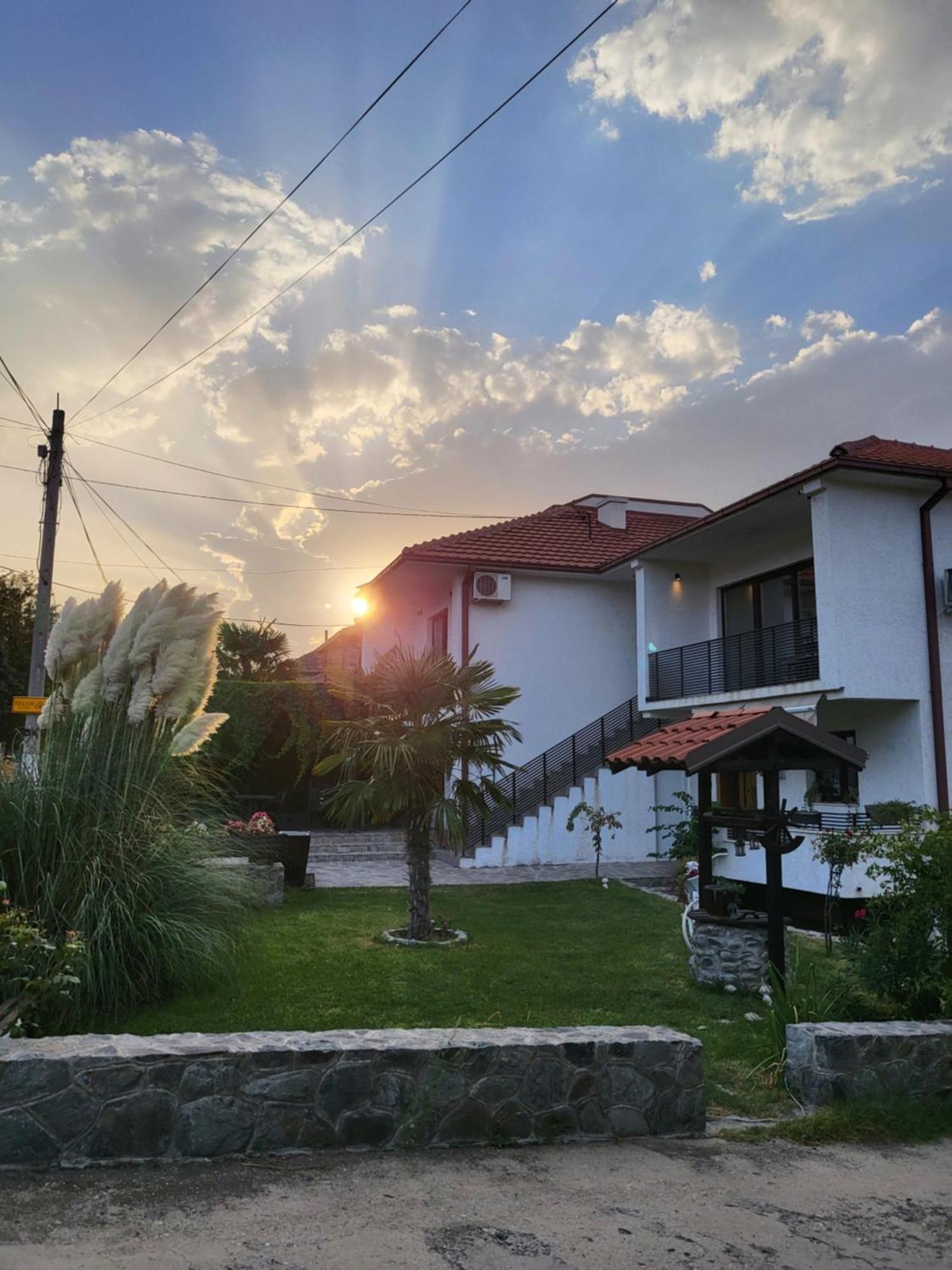 Belov Rooms And Apartments Demir Kapija Bagian luar foto